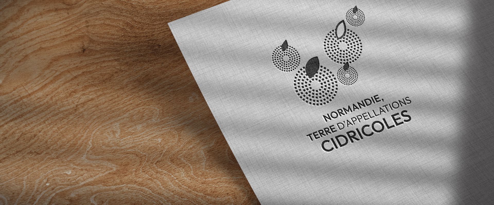 Mockup avec un logo réalisé par Empreinte Graphic.